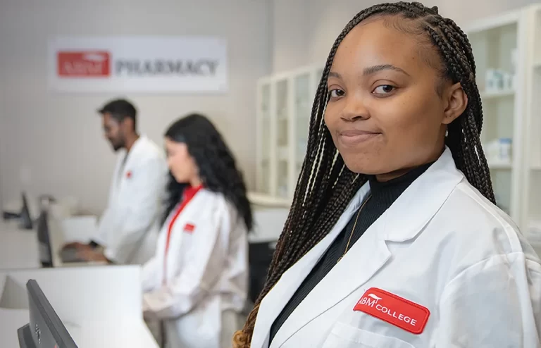 pharmacy assistant diploma graduates working in a pharmacy